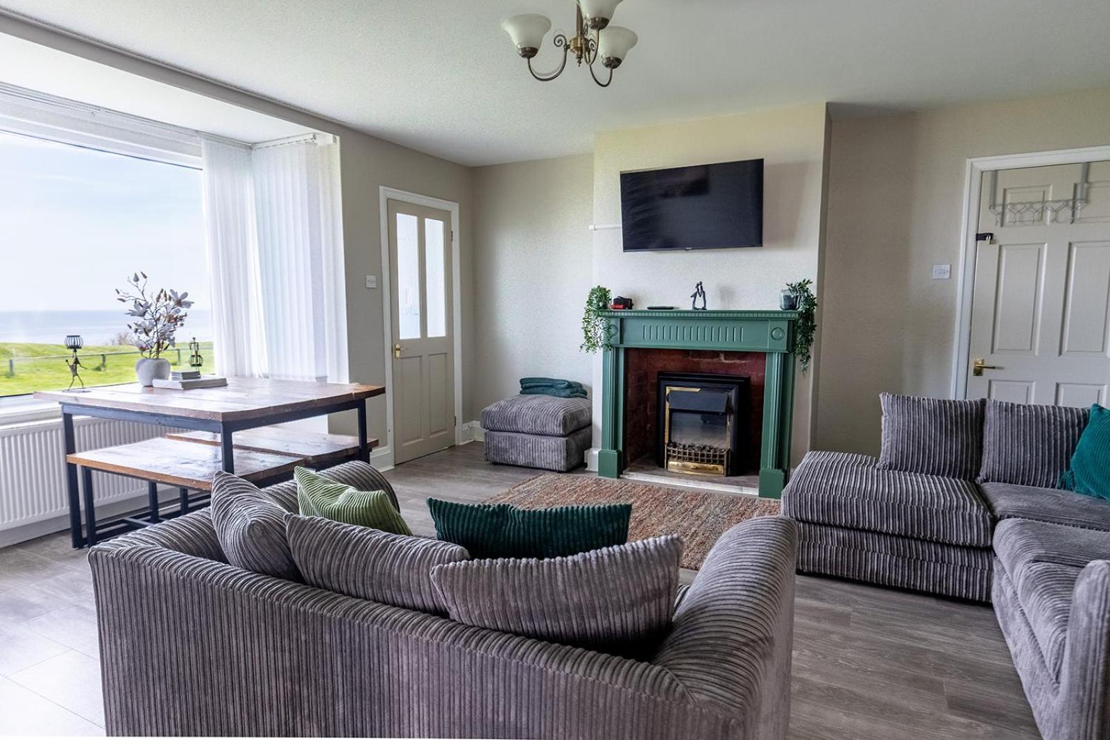 Beachfront Apartment - Ground Floor Apartment With Sea Views, Next To The Beach, Bridlington, North Yorkshire Bessingby المظهر الخارجي الصورة