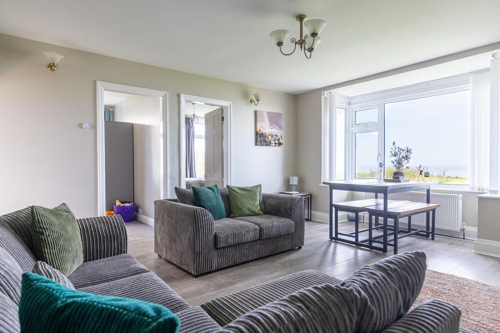 Beachfront Apartment - Ground Floor Apartment With Sea Views, Next To The Beach, Bridlington, North Yorkshire Bessingby المظهر الخارجي الصورة